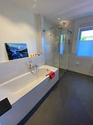 Badsanierung mit barrierefreie Dusche  © Mark Kniel GmbH